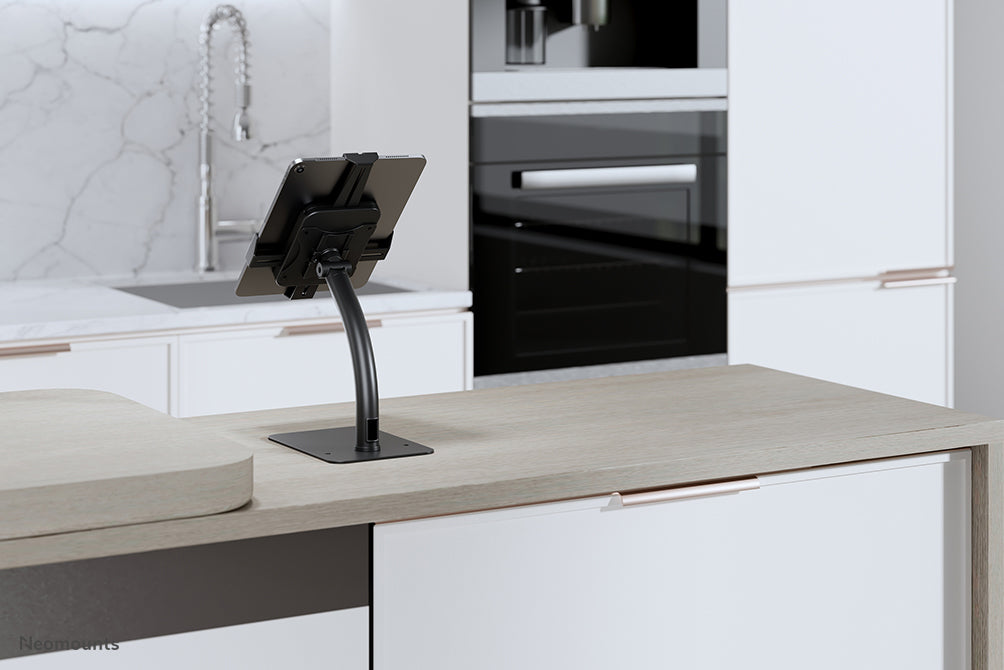 Neomounts DS15-625BL1 regulowany i obrotowy uchwyt na tablet na blat stołu dla tabletów 7,9-11 cali - Czarny