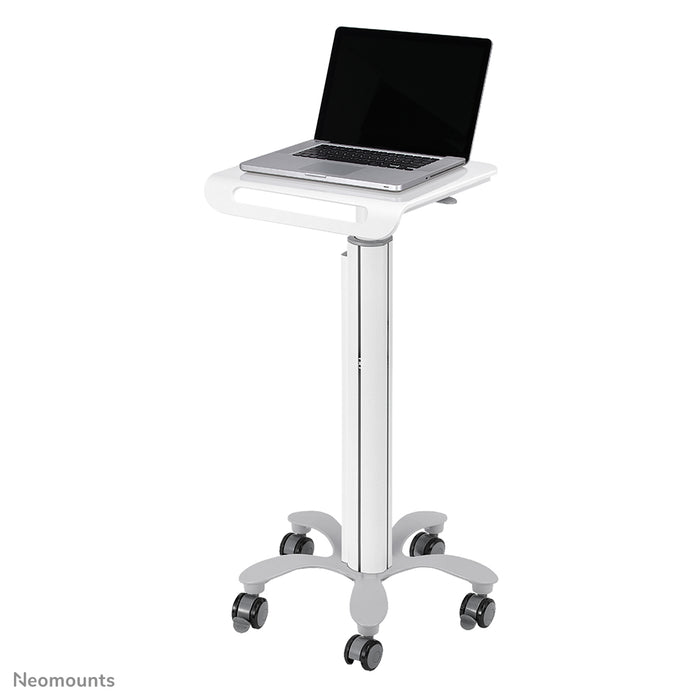 Neomounts MED-M050 to mobilne stanowisko pracy na laptopa.