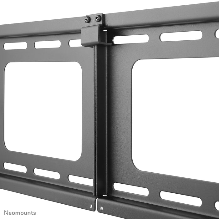 Neomounts NS-WMB200 czarny to uchwyt ścienny do menu board dla ekranów do 52 cali (132 cm).