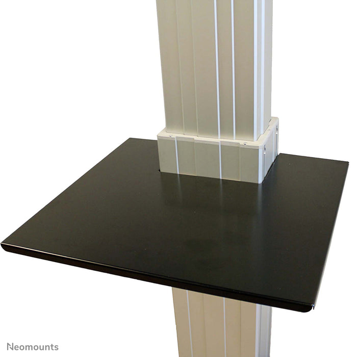 Uchwyt AV Neomounts PLASMA-M2500LAPSHELF to uniwersalny uchwyt do umieszczania sprzętu AV na serii 2500.